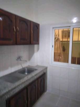 Un appartement de deux chambres salon à louer image 2