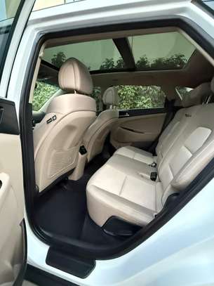 HYUNDAI TUCSON SPORT ANNEE 2018 image 7