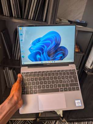 Huawei i5 8th / SSD 256gb / NVIDIA 2gb dédiée image 2