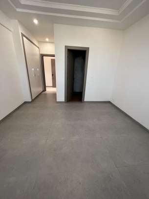 Grand standing F5 à la cité Africa image 5