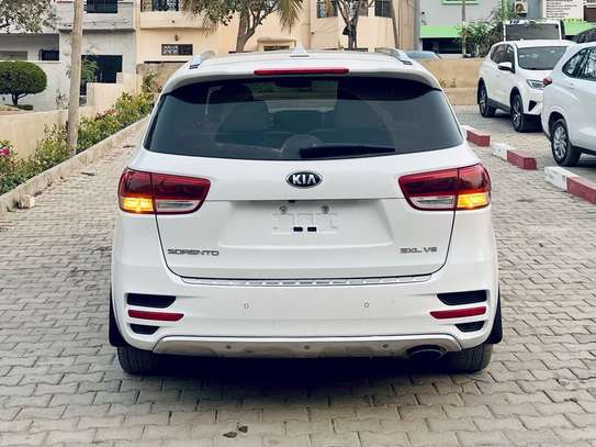 Kia Sorento 7 places 2017 image 4