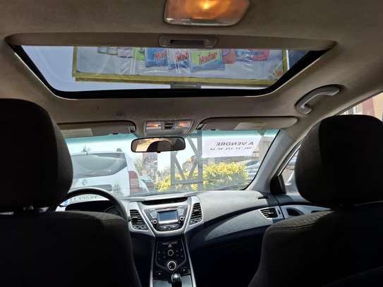 Hyundai elantra image 4