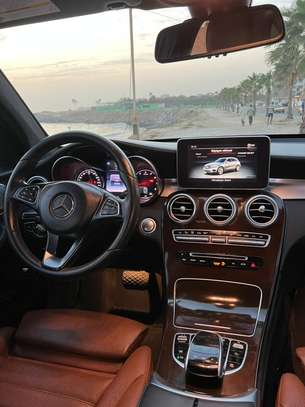 MERCEDEZ BENZ GLC 300 image 5