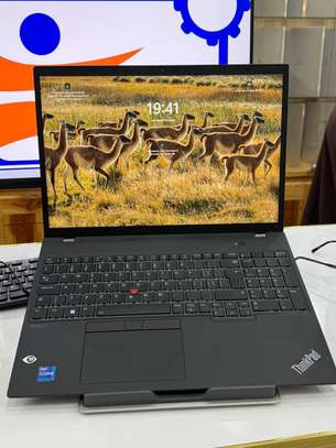 Lenovo ThinkPad T16 Gen 1, écran FHD+ 16" i7 12th Gen image 5