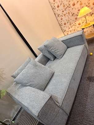 Canapé hyper confortable 2 places. image 1