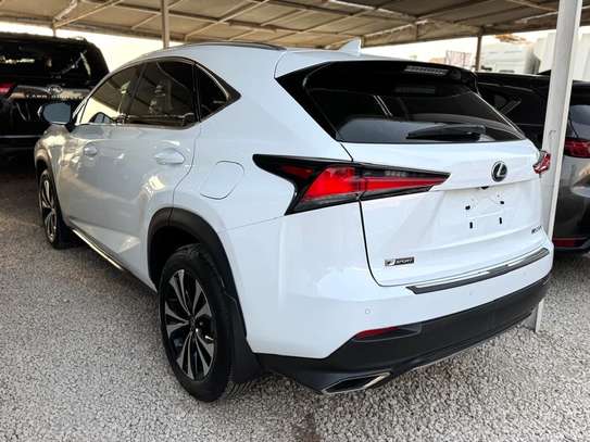 LEXUS NX300 SPORT image 3