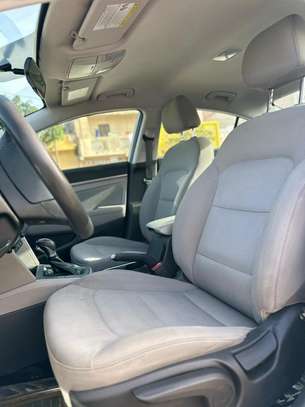 Hyundai Elantra 2017 image 9