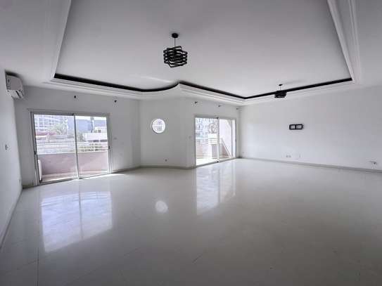 Appartement f4 en location en Almadies image 2