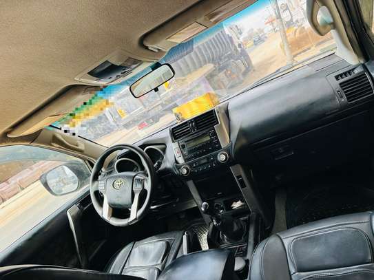 Toyota Land Cruiser 2010 image 3
