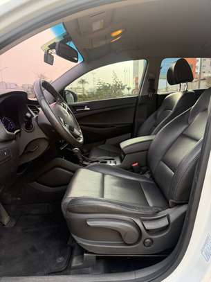 HYUNDAI TUCSON 2017 image 9