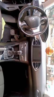 Peugeot 308 image 2