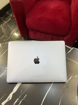 MacBook Pro 2017 corei7 TB image 2