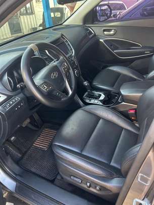 Hyundai Santa Fe diesel 4WD 2017 full options image 4