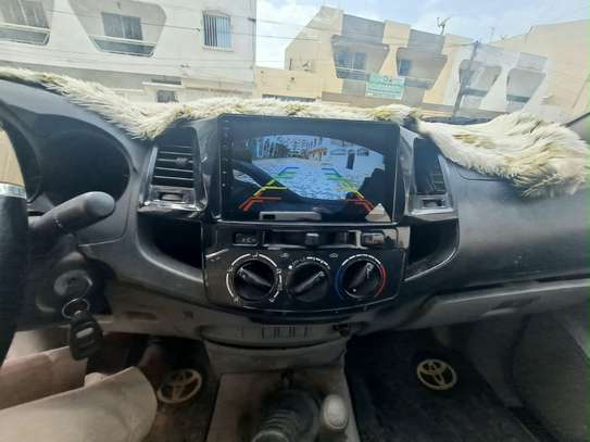 Toyota Hilux image 3