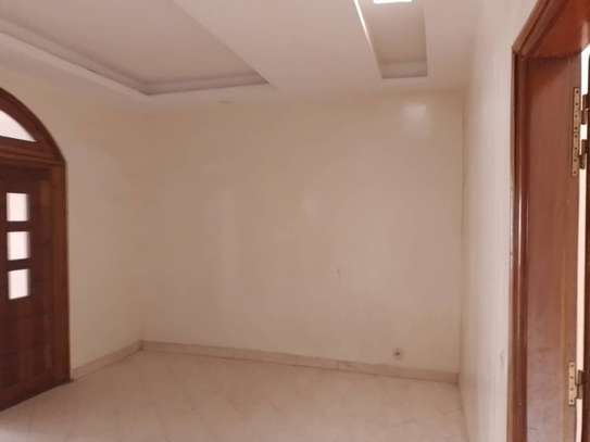 Duplex 3 chambres à louer aux maristes image 2