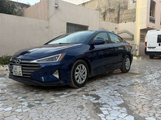 Hyundai Elantra image 2