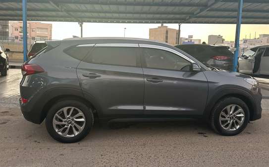 Hyundai Tucson Limited image 2
