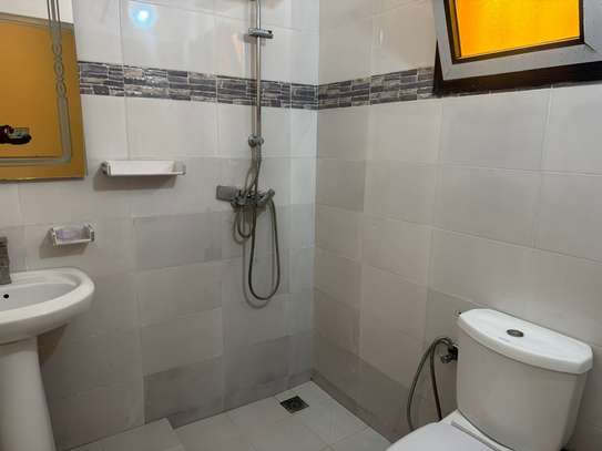 Villa F8 R+1 à Ngor-Almadies image 11