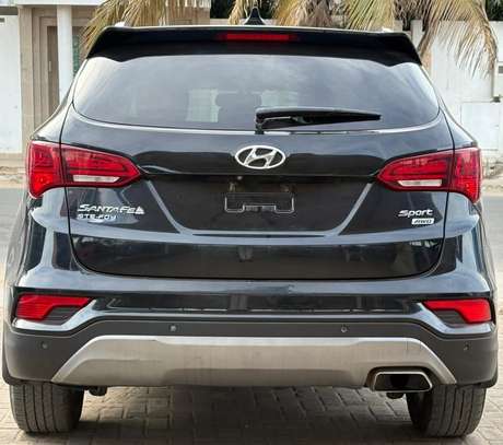 Hyundai Santafé limited 2017 image 5