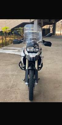 BMW image 2