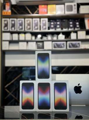 IPhone SE 2022 image 1