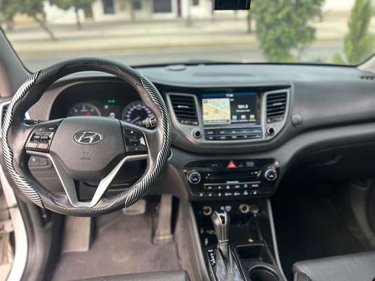 Hyundai Tucson diesel image 12