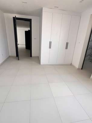 Grand apt F5 tout neuf à Ngor virage image 3