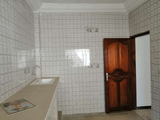 Appartement F4 à louer aux Parcelles Assainies U26 image 10