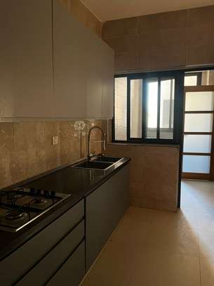 Appartement F4 à louer aux almadies image 2