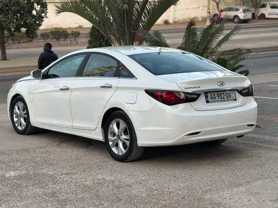 Hyundai Sonata image 5