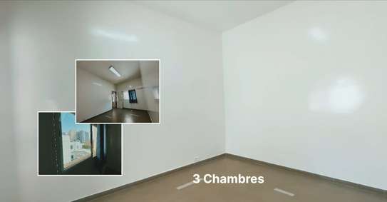 APPARTEMENT/BUREAU image 8