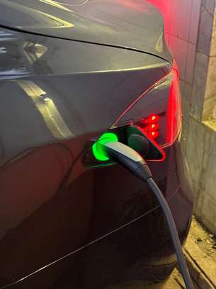 Tesla model s image 4