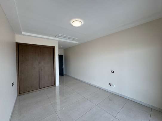 APPARTEMENT F5 - POINT E image 8