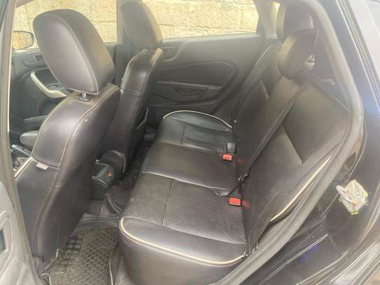 FORD FIESTA image 6