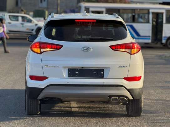 HYUNDAI TUCSON 2018 image 6