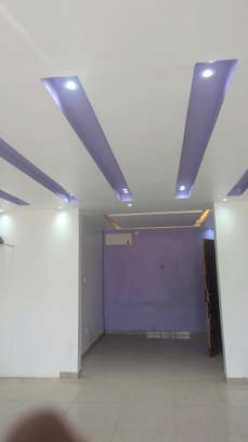 Magasin à louer à Sacre Cœur 3 sur les 2 voies image 8