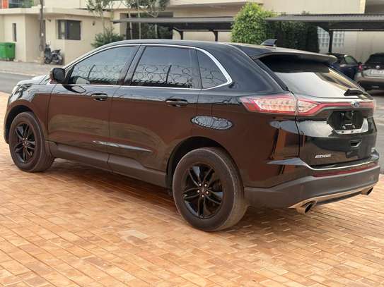 Ford Edge all black image 6