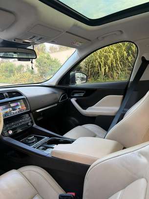 Jaguar F-Pace 2018 image 12