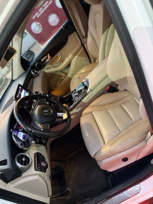 Mercedes glc 300 image 6