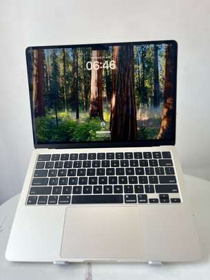MacBook Air m2 8/256 image 1