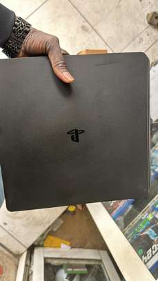 PlayStation 4 slim flash 11.00 image 3