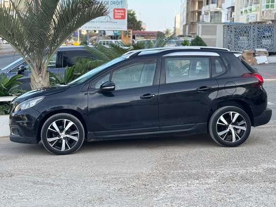 Peugeot 2008 image 3