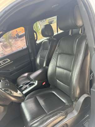 Ford Explorer 7 place image 11