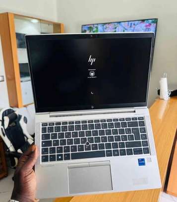 Hp EliteBook 840 G8 image 2