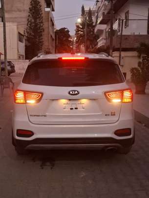 KIA SORENTO image 11