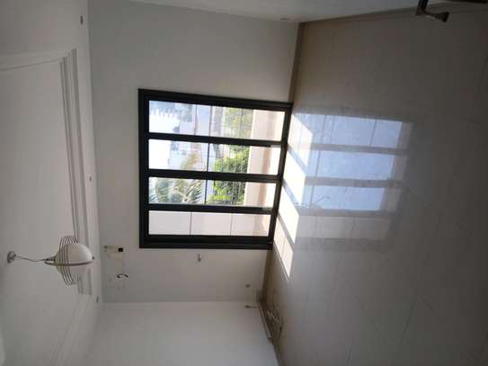 une duplex 5 chambres mermoz image 3