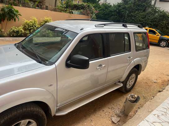 Ford Everest 4X4 à louer image 7