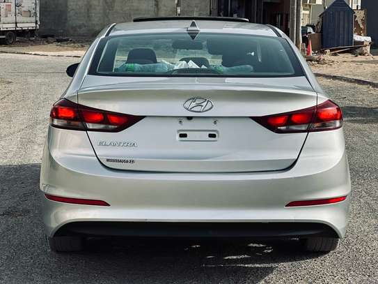 Hyundai elantra image 6