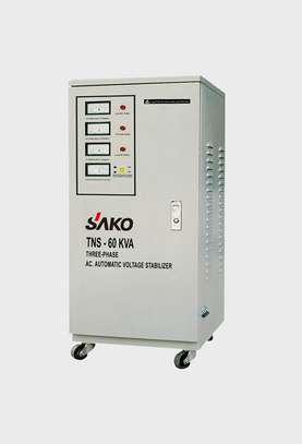 SAKO TNS 50 kVA stabilisateur triphasé avec roulettes image 1