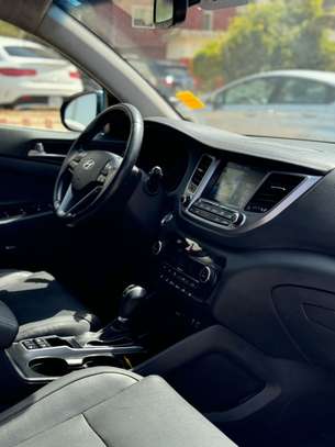 Hyundai Tucson Limited 1.6T 2017 image 9